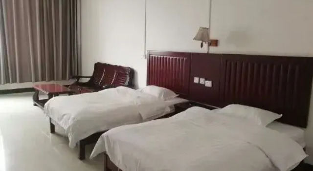 Hechi Tianyuan Hotel (Sixian Road)