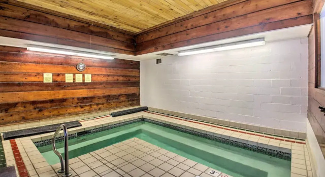 Апартаменты с 3 комнатами с балконом Loon Mountain Condo w/ Pool & Game Room Access!