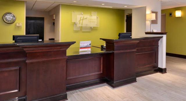 Holiday Inn Express Omaha West - 90th Street, Rezerwuj Hotel Hotele w Omaha z basenem, Basen