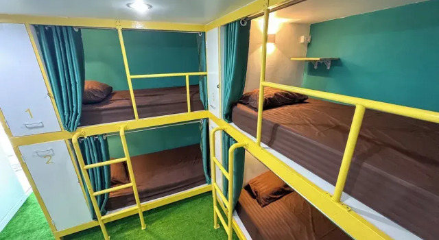 Banana Bunkhouse Hostel, Забронировать Хостел Недорогие отели острова Пхукета, недорого