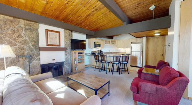 Laurelwood Condominiums Studio Premier Unit 311