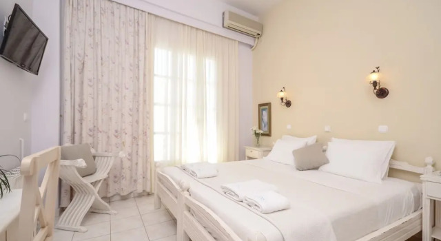 Двухместный номер Standard с балконом и с частичным видом на море Kymata Hotel