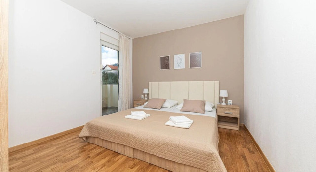 Beautiful Apartment in Kastel Gomilica With Outdoor Swimming Pool, Wifi and 2 Bedrooms