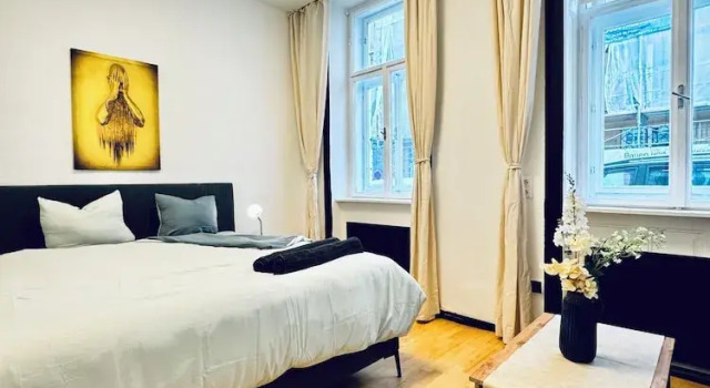 Cozy 2 Room Stay for 5 Near Stadthalle, Varaa Huoneisto Wien Itävalta