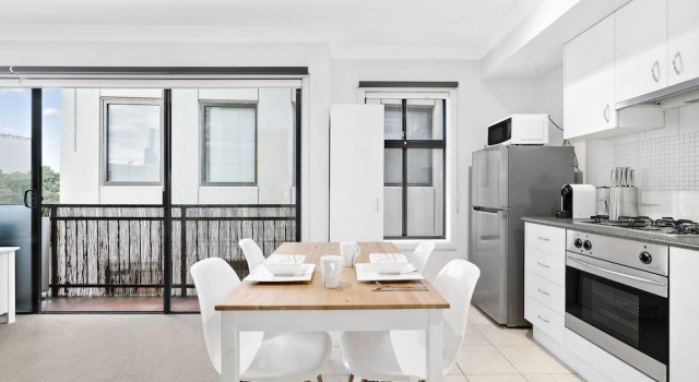 Апартаменты Premium c 1 комнатой с балконом SIENNA, 1BDR South Melbourne Apartment