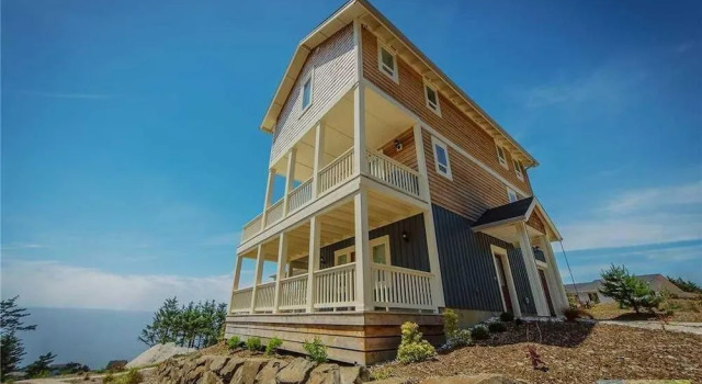 Breathtaking Ocean Views and Forest Retreat - Stylish Coastal Escape, Prenota Hotel Hotel a Oregon con piscina, Piscina