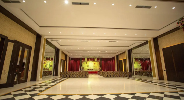 Hotel Miracle, Забронировать Отель Отели штата Мадхья-Прадеш с парковкой, Парковка