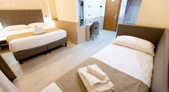Трёхместный номер Standard с видом на внутренний двор Hotel Maximus