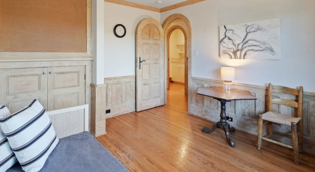 Incredible Gated Vineyard W/ Pool & Pub 3 Bedroom Home