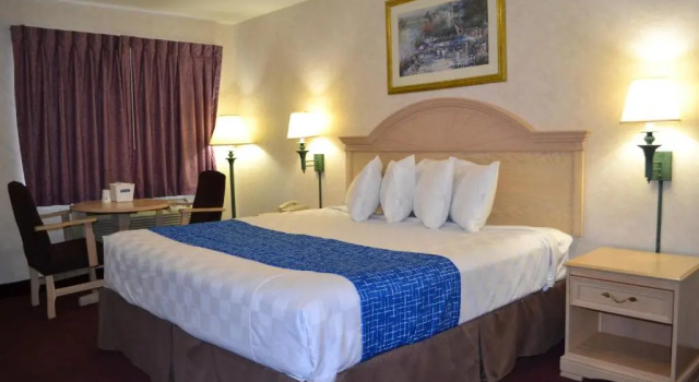 Двухместный номер Standard Travelodge by Wyndham Niagara Falls - New York