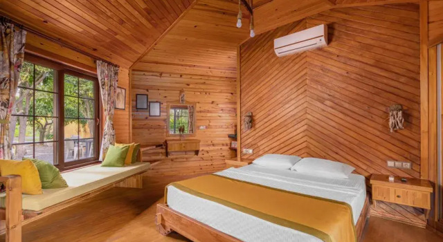 Mandarin Bungalow