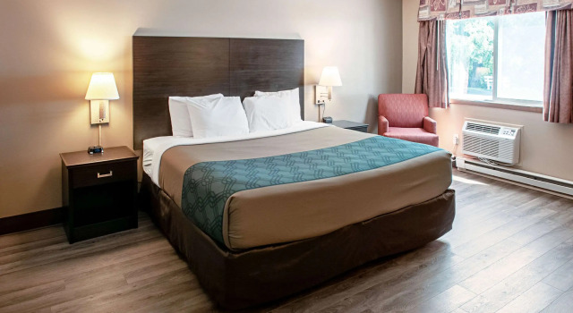 Двухместный номер Standard с красивым видом из окна Econo Lodge Menomonie On The Bay
