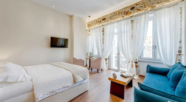 Люкс Superior с балконом и с частичным видом на море 1844 Suites Syros