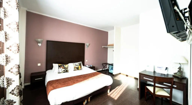 Номер Comfort Brit Hotel Confort Auclair