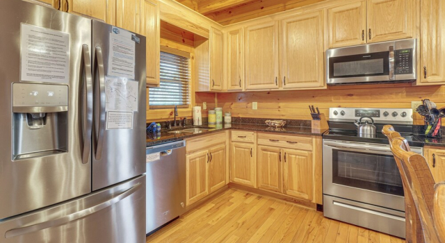 Mtn-view Gem w/ Hot Tub + Game Room in Sevierville