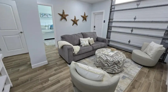 Reel 'em Inn - Oak St 3 Bedroom Home by RedAwning, Забронировать Отель Отели в центре Форт-Майерс-Бич, в центре