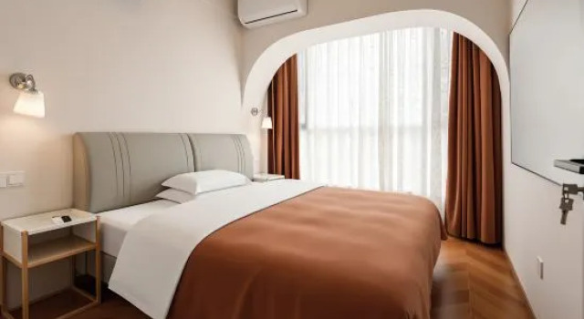 Люкс Orange and Tangerine Homestay (Nanping Pedestrian Street, Chuanxin Drum Tower Metro Station Branch)