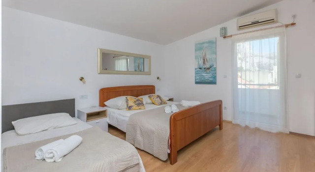 Apartment Goge, Rezerwuj Apartament Hotele w Split Region z parkingiem, Parking