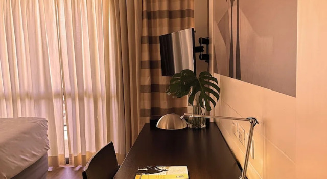 Одноместный номер Standard с балконом Kubitschek Plaza Hotel