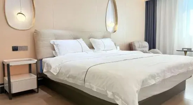 Люкс Golden Sheraton Hotel