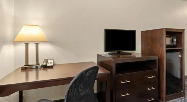 Номер Standard Quality Inn Tigard - Portland Southwest