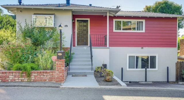 Charming Oakland Home w Fireplace & Deck, Забронировать Отель Окленд Область залива Сан-Франциско