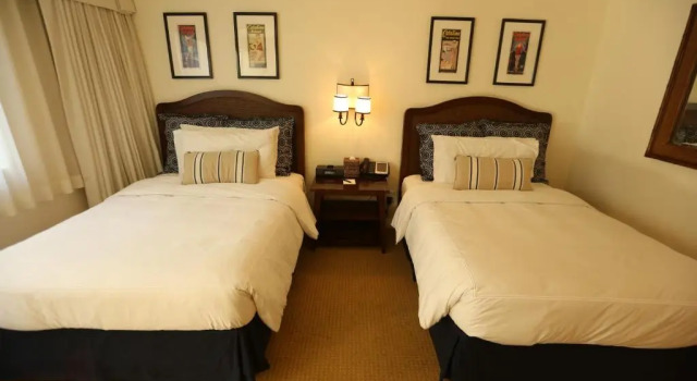 Четырёхместный номер Premier Pavilion Hotel