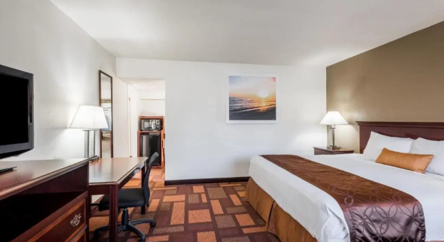 Номер Standard Days Inn & Suites by Wyndham Lodi
