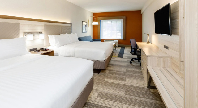 Четырёхместный люкс Holiday Inn Express & Suites - Sturbridge by IHG