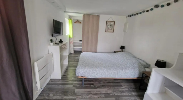 Апартаменты Studio quartier marais, terrasse en rez de jardin, netflix