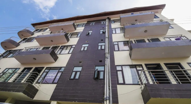 Oyo 18421 Uphill Courtyard