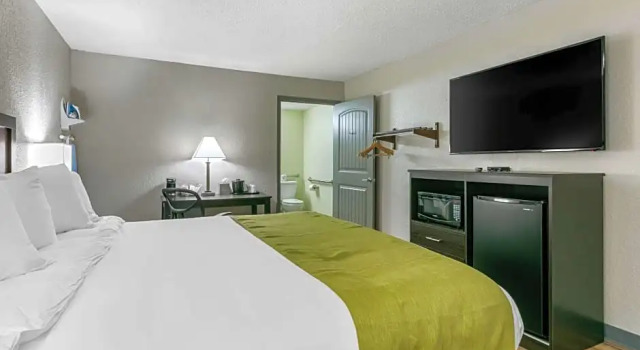 Четырёхместный номер Standard Rodeway Inn Kingston Springs