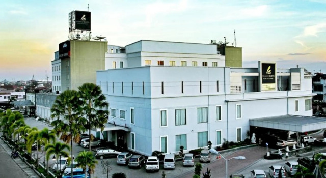 Grand Elite Hotel Pekanbaru, Book Hotel Hotels in Pekanbaru with Parking, Parking