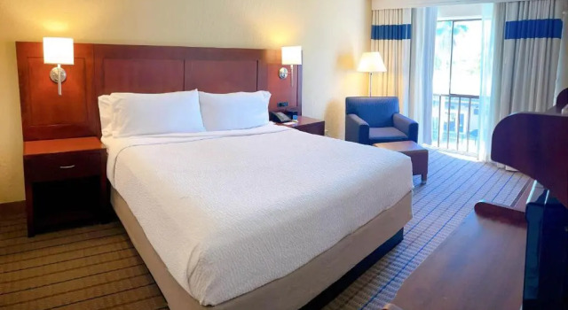 Номер Standard Marin Hilltop Hotel