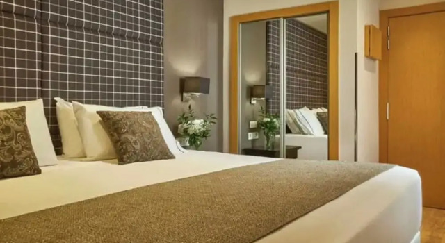 Номер Comfort Hesperia Barcelona Barri Gòtic