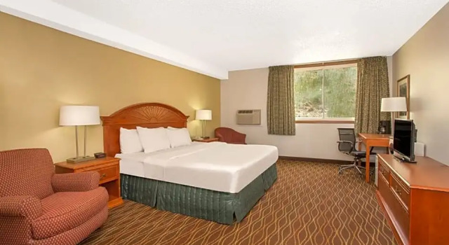Двухместный люкс Days Inn by Wyndham Silverthorne