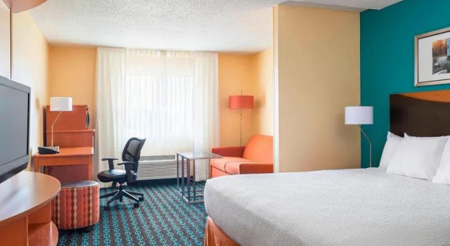 Кровать в общем номере Fairfield Inn & Suites Lafayette