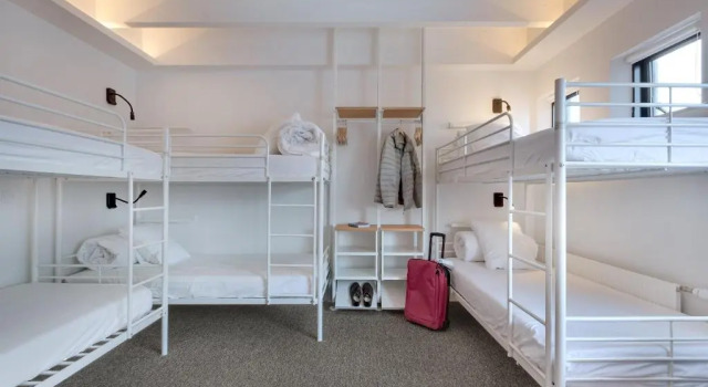 Кровать в общем номере Lækur Hostel