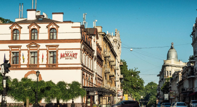 Кровать в общем номере Моцарт Отель