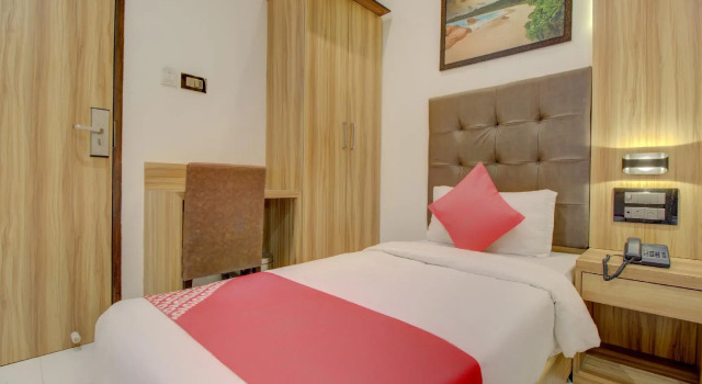 Meriton Buisness Hotel Mumbai International airport T-2, Забронировать Отель Отели штата Махараштры 3 звезды, 3*
