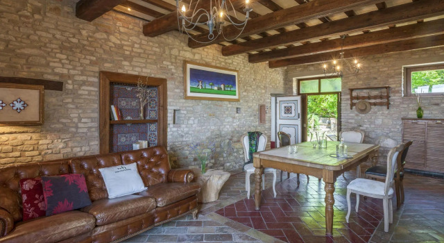 Mansion in Vallefoglia With Pool and Panorama, Rezervovat Hotel  