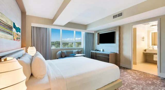 Двухместный номер Premium с видом на залив Eden Roc Miami Beach