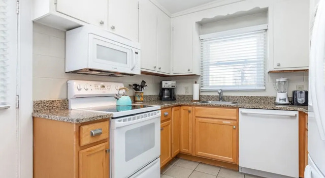 Salty Pause by Tybee Vacation Rentals, Boek Vakantiehuis Hotels in Georgia met parkeren, Parkeren