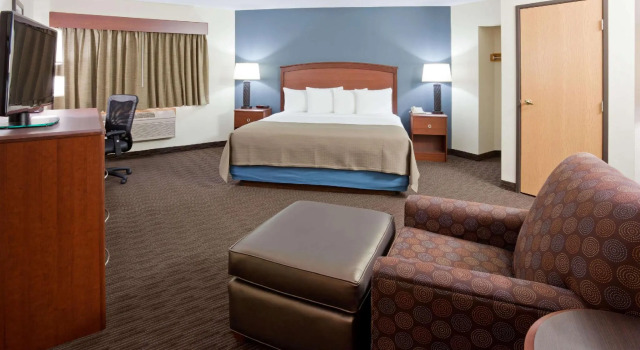 Двухместный номер Standard AmericInn by Wyndham Princeton MN