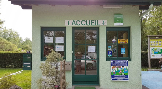 Camping la Comtesse, Réserver Camping Bélus 