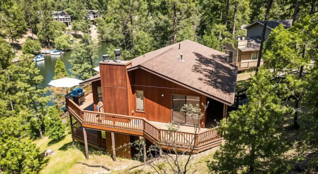 Номер Standard The Big Easy - Lakefront Only 1 mile to Popular Marina Beach! by Yosemite Region Resorts