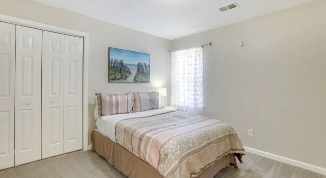 Коттедж Sunny Lithonia Home ~ 7 Mi to Stone Mountain Park!