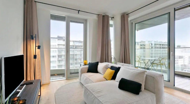 Апартаменты Bright Modern Apartment With Terrace Near Beach
