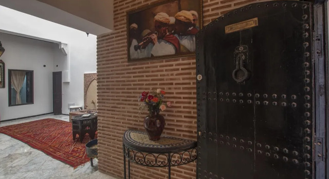 Riad Dar Merzouga, Забронировать Отель Отели Марракеш-Тенсифт-Эль-Хауз с парковкой, Парковка