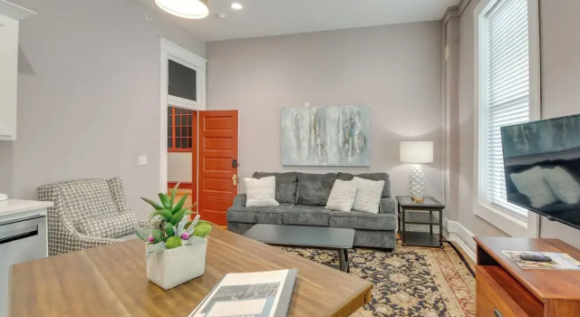 Апартаменты Downtown Hot Springs Condo - Walk to Restaurants!